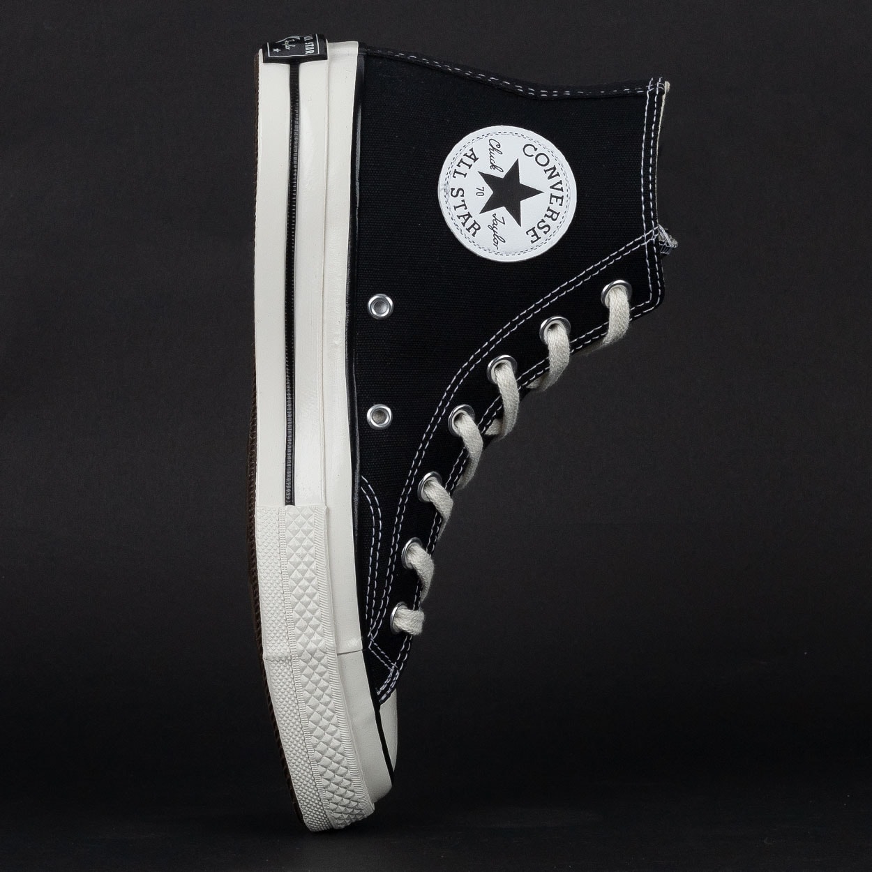 Converse qria shop