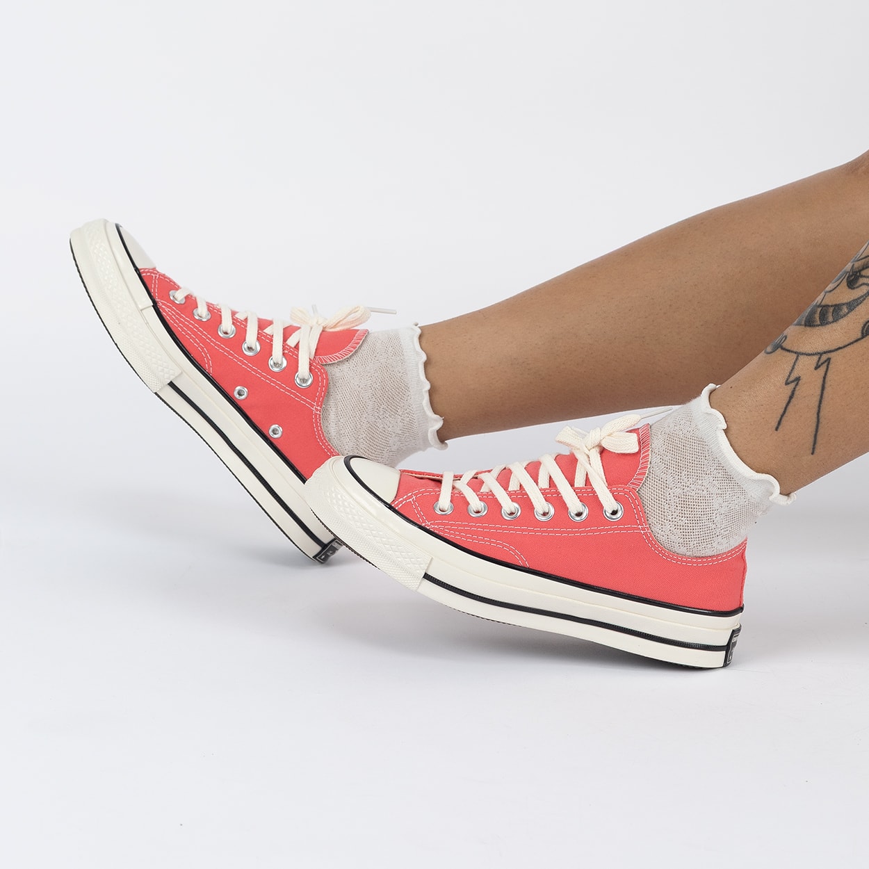 Tênis Converse Chuck 70 Ox Seasonal Cereja Clara Amendoa CT14560034