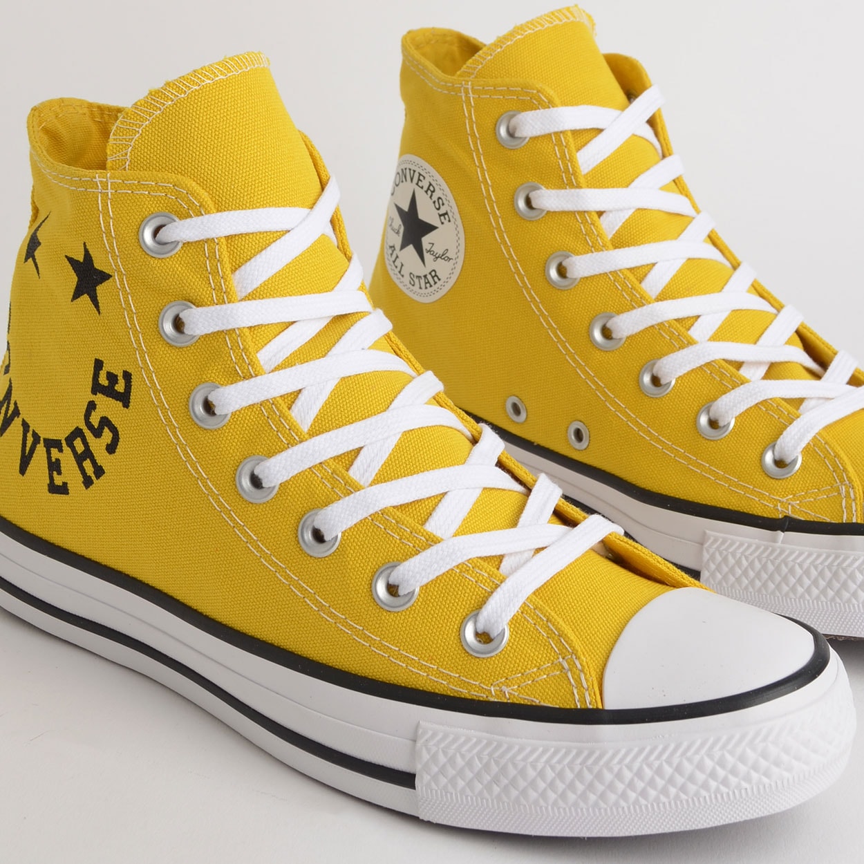 all star amarelo claro