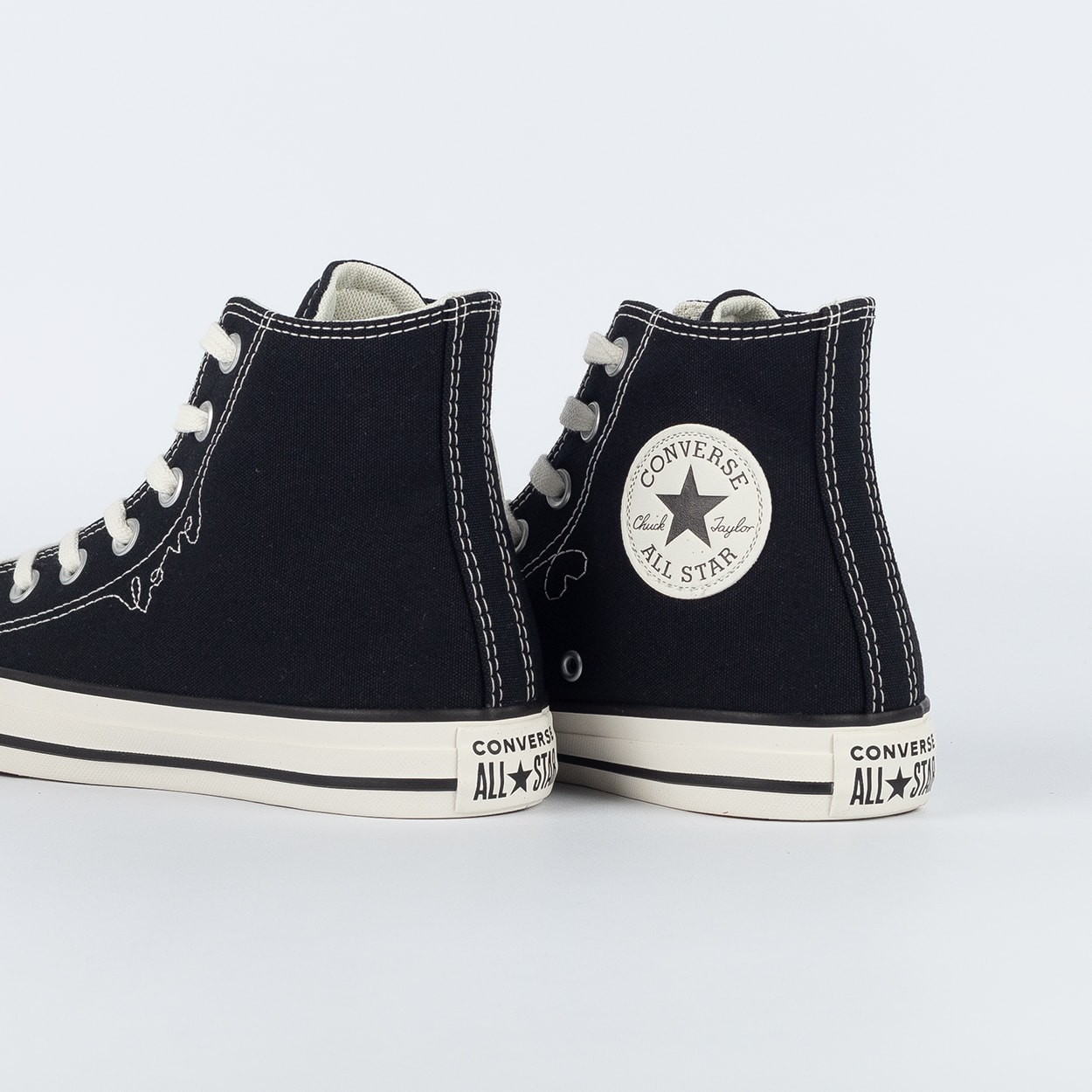 Tênis Converse Chuck Taylor All Star Hi Chucks In Love Preto