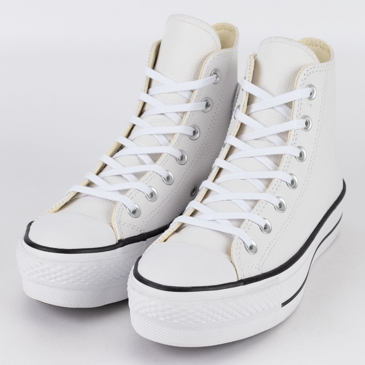 Tênis Converse Chuck Taylor All Star Monochrome Leather Hi Preto Preto  CT08250002