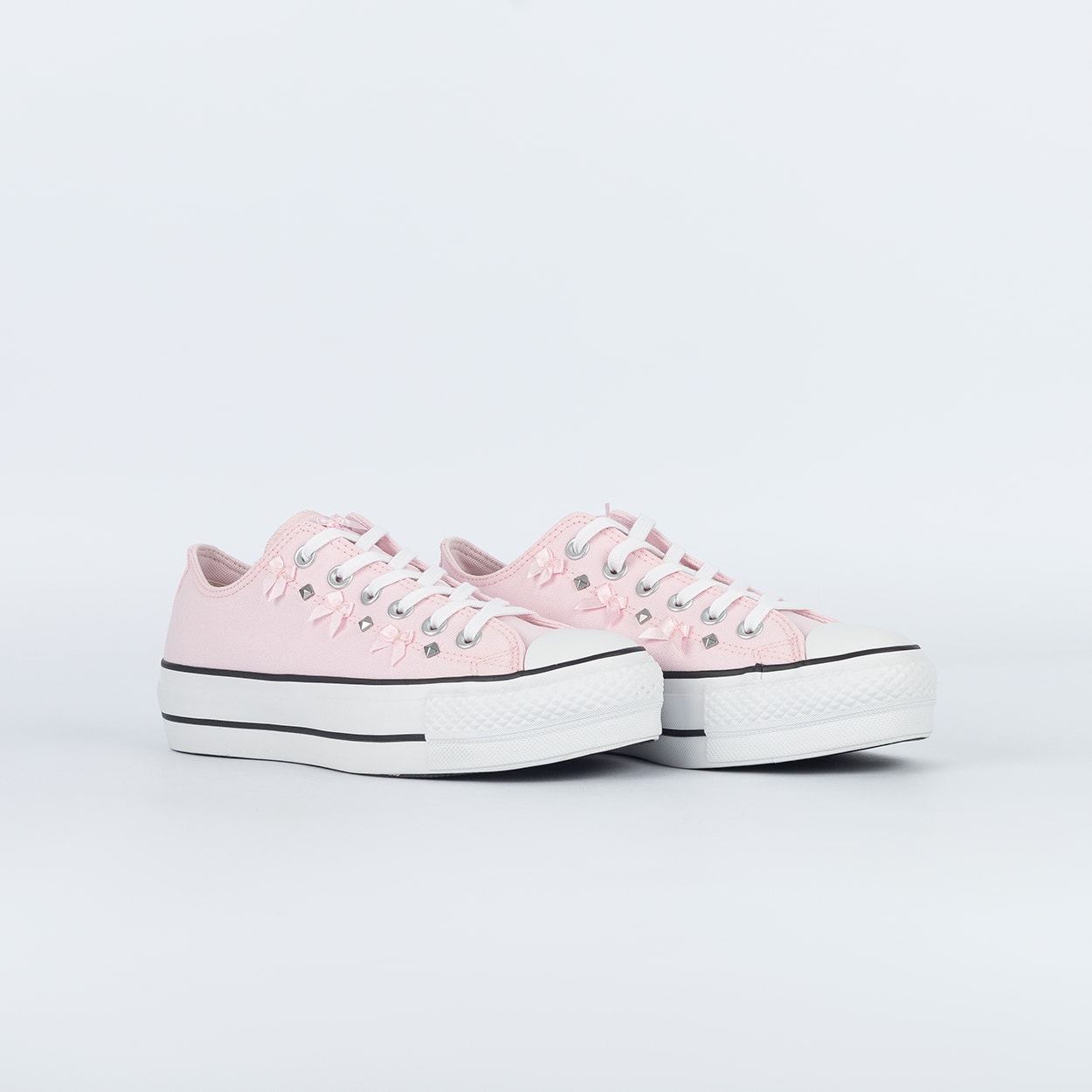 Tênis Converse Chuck Taylor All Star Lift Ox Bow Studded Creme
