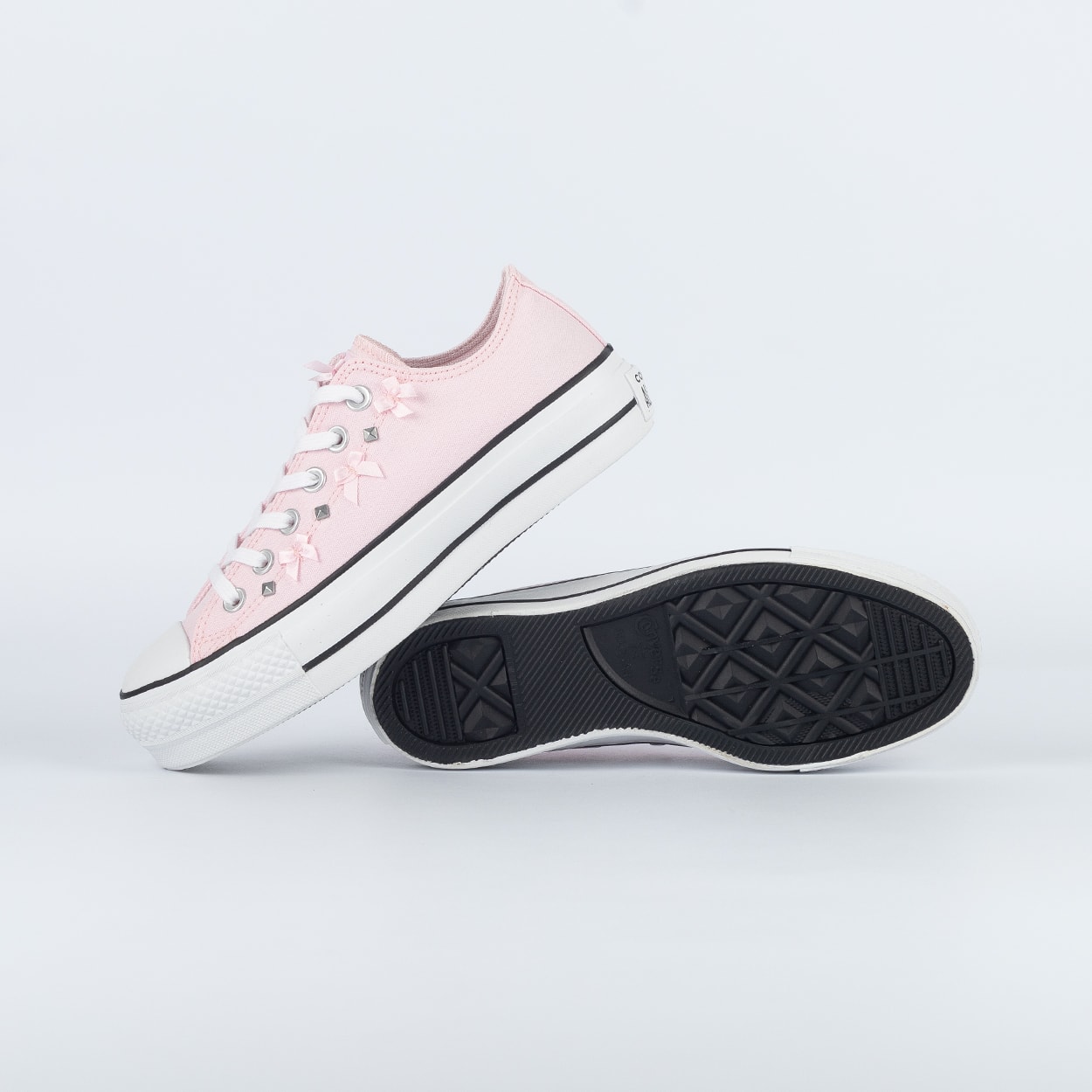Tênis Converse Chuck Taylor All Star Lift Ox Bow Studded Creme