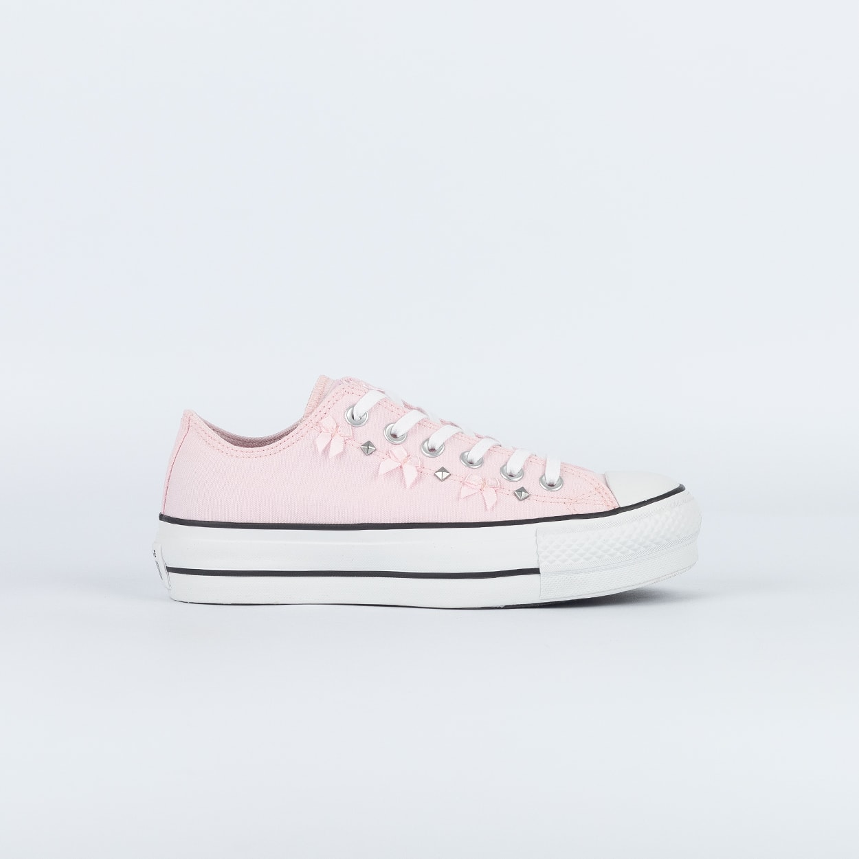 Tênis Converse Chuck Taylor All Star Lift Ox Bow Studded Creme