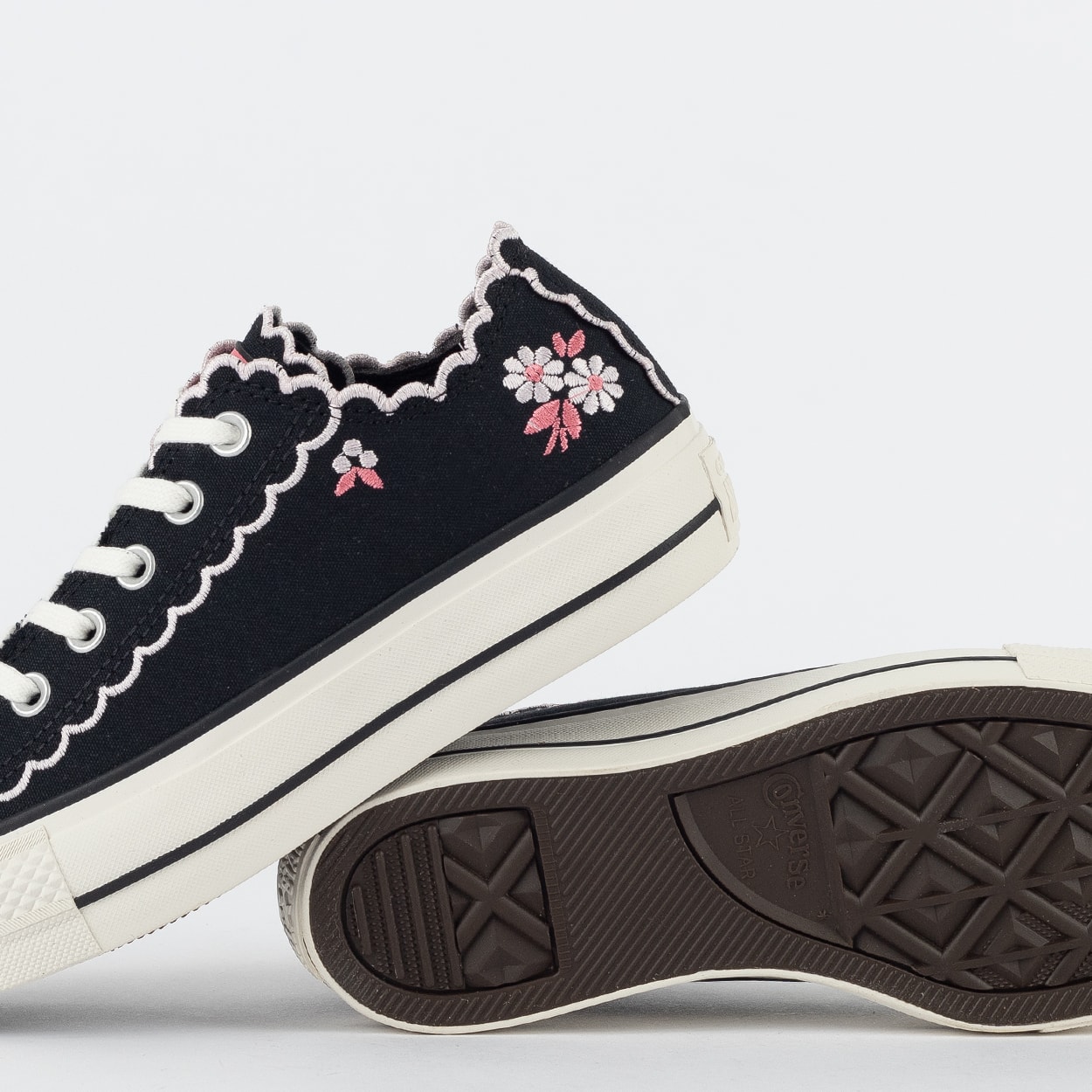 Tênis Converse Chuck Taylor All Star Lift Ox Embroidery