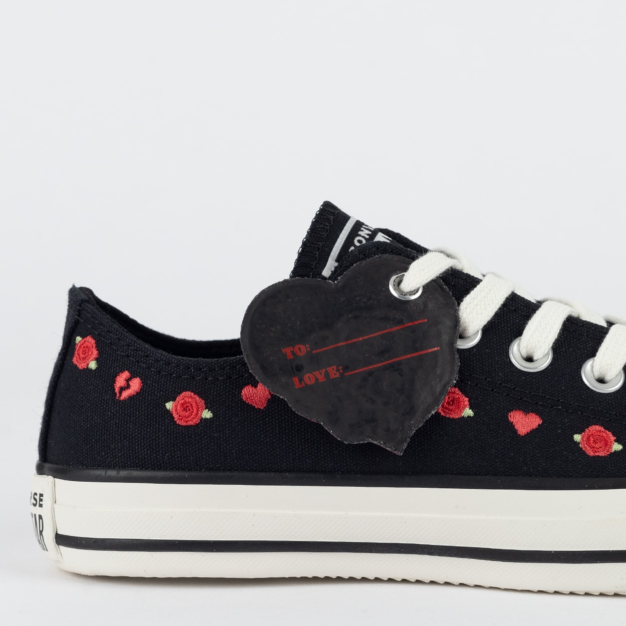 Tênis Converse Chuck Taylor All Star Ox Love Me Not Preto Vermelho