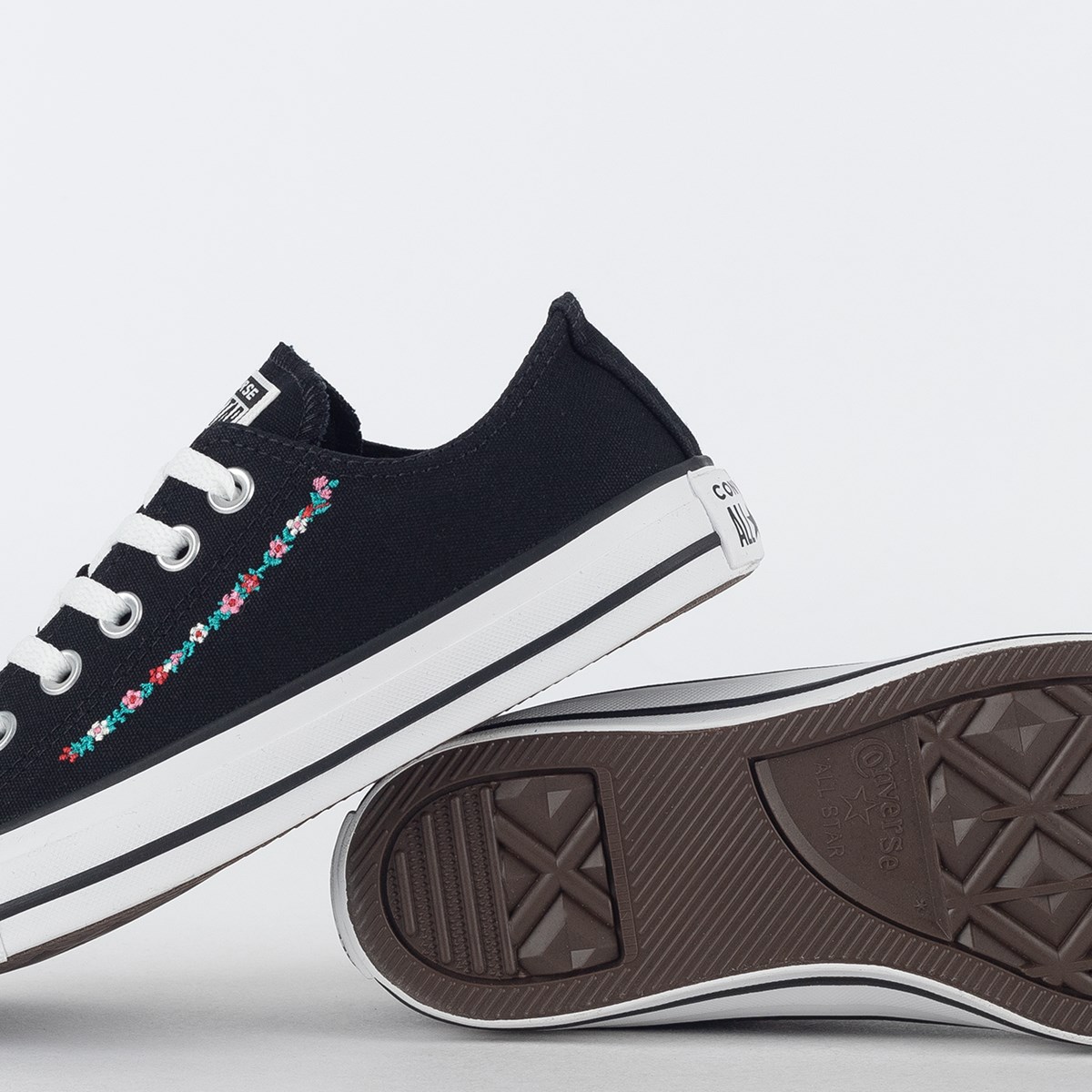 Tênis Converse Chuck Taylor All Star European Ox Preto Branco CT04480002