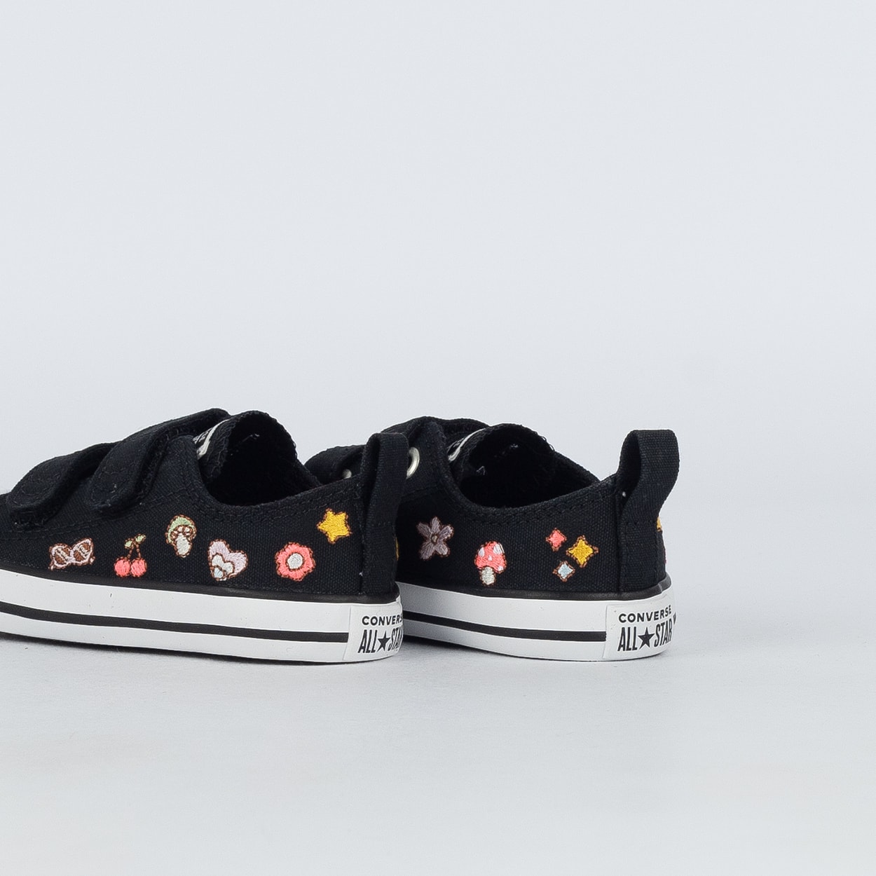 Tênis Converse Kids Chuck Taylor All Star 2V Ox Groovy Embroidery