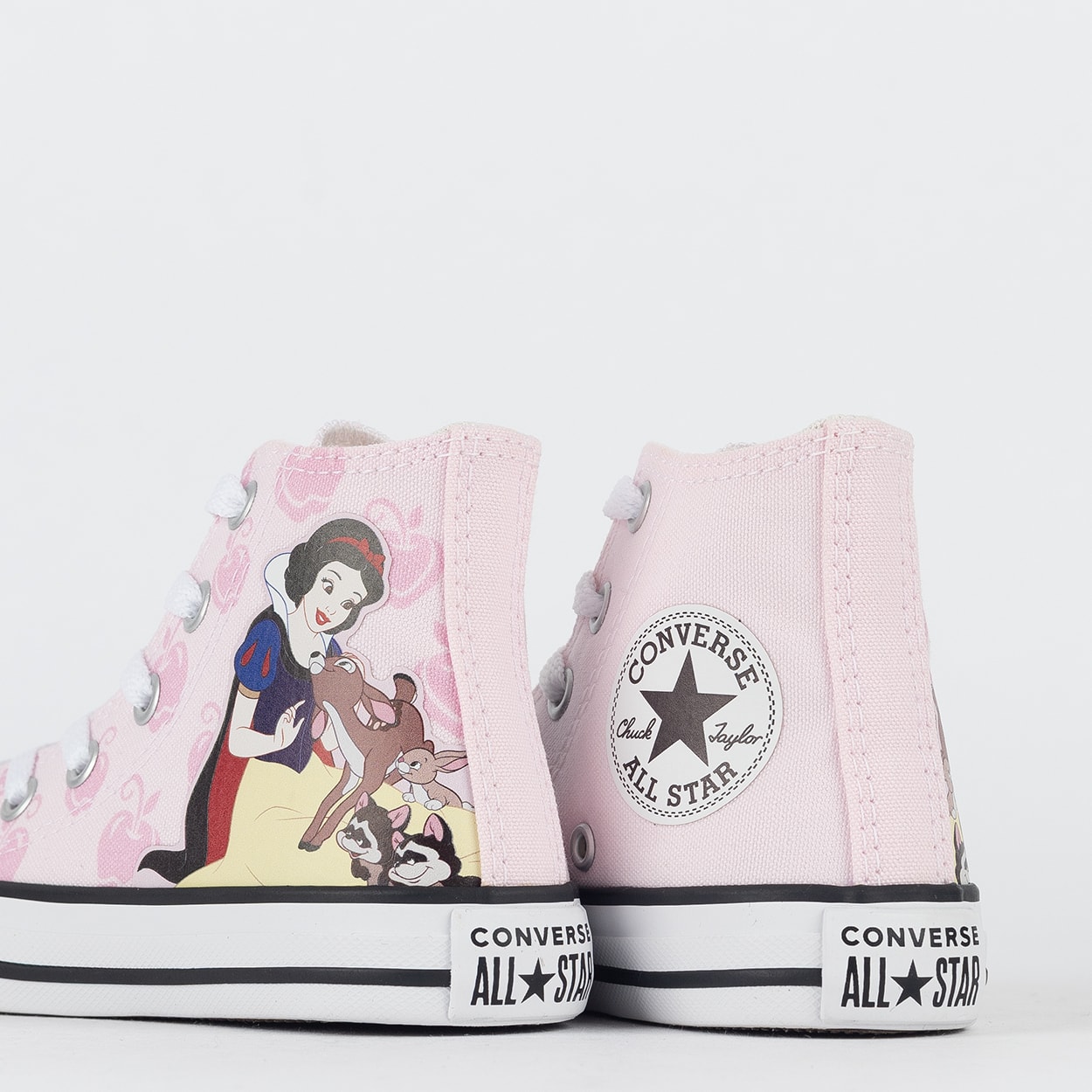 Shop snow white converse Hotsell Black Friday