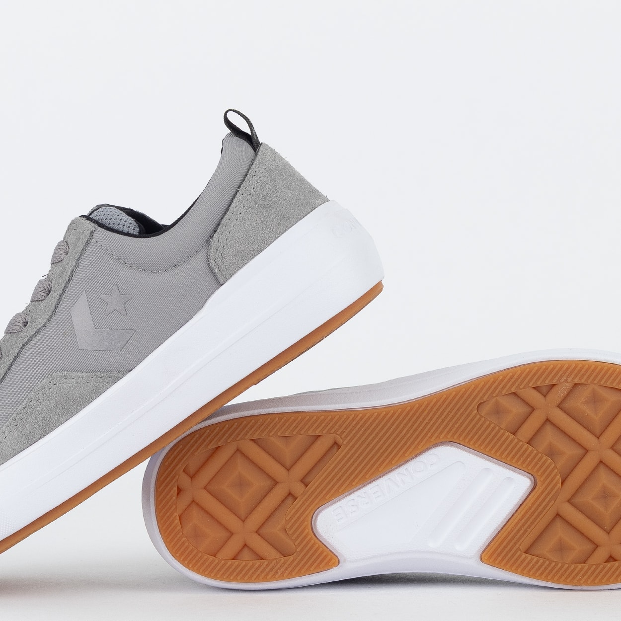 Tênis Converse Logan Lite Ox Seasonal Cinza Classico CT30550001