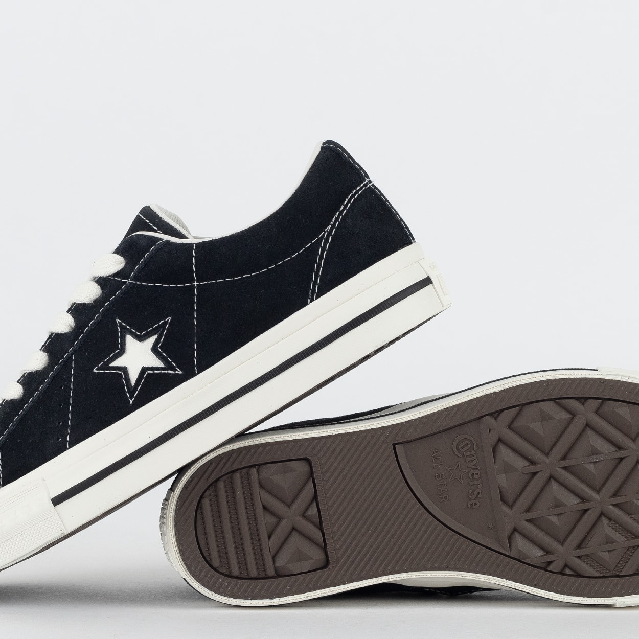 Tênis Converse One Star 95 Ox Seasonal Color Black Vintage White