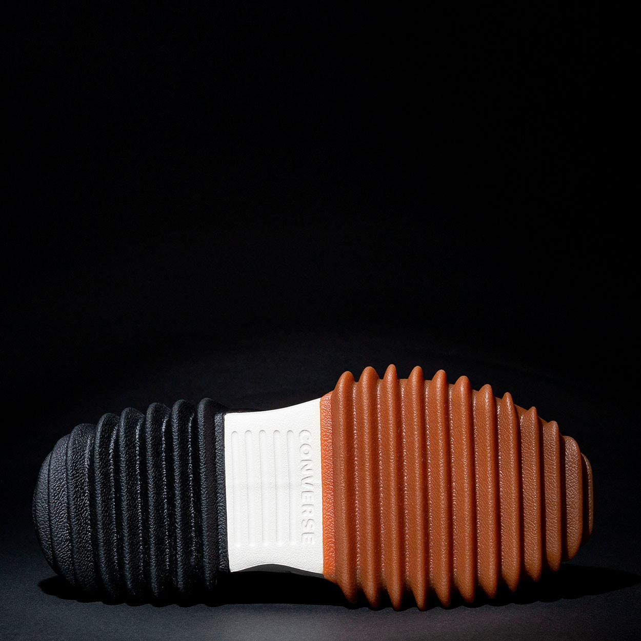 Tênis Converse Run Star Motion Hi Canvas Platform Black White Gum