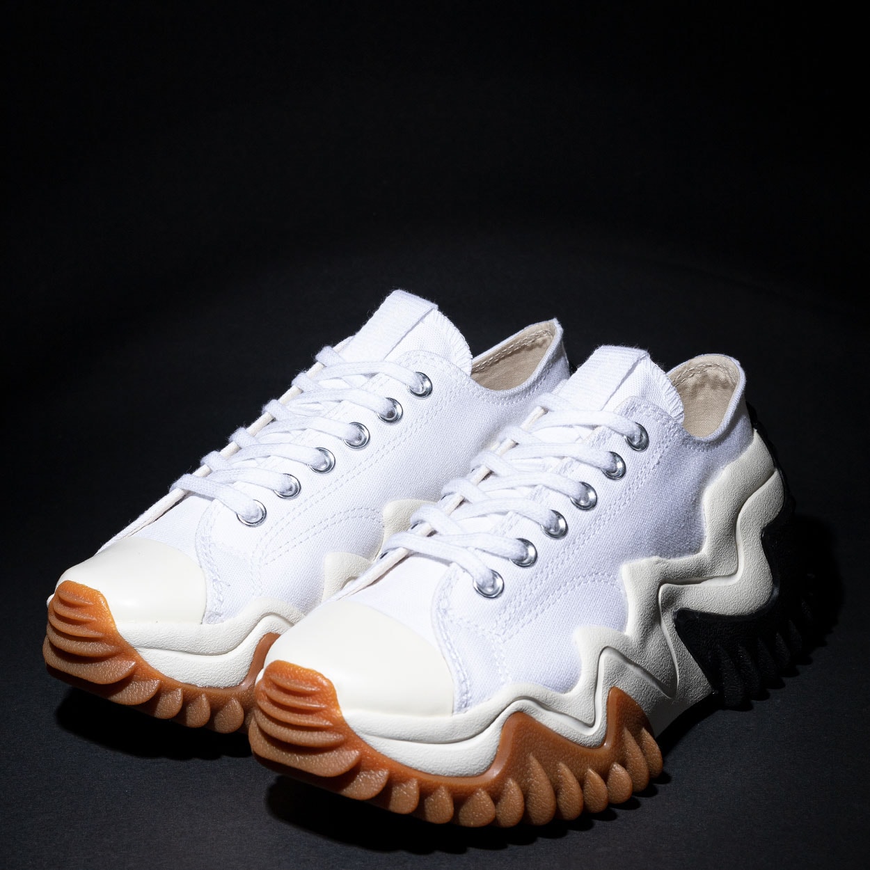 Tênis Converse Run Star Motion Ox Canvas Platform White Black