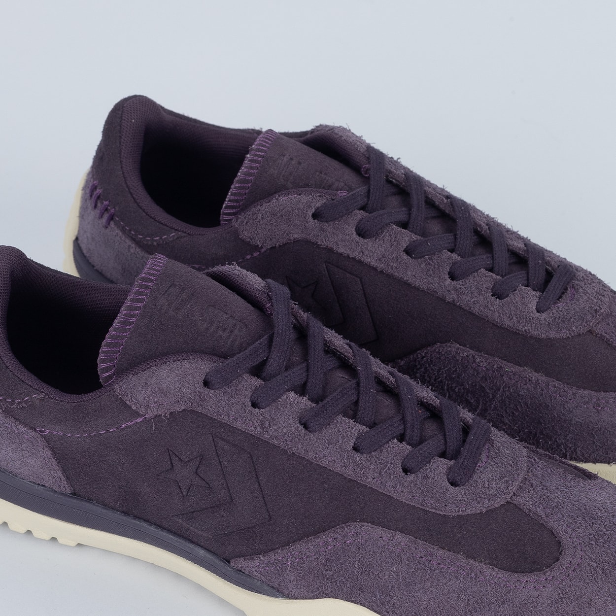 Tênis Converse Run Star Trainer Ox Crafted Color Suede Roxo Uva
