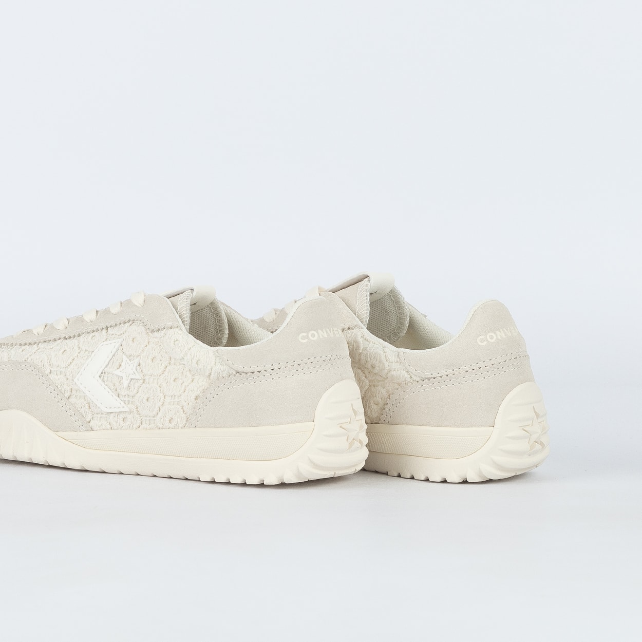 Tênis Converse Run Star Trainer Ox Floral Crochet Egret A17035C