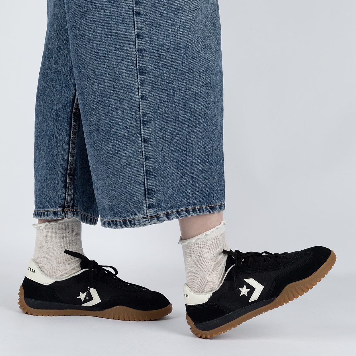 USA製 CONVERSE US9.5 黒 ゴールデンサイズ DMG84 Tênis Converse Run Star Trainer Ox Preto Amendoa CO05490002