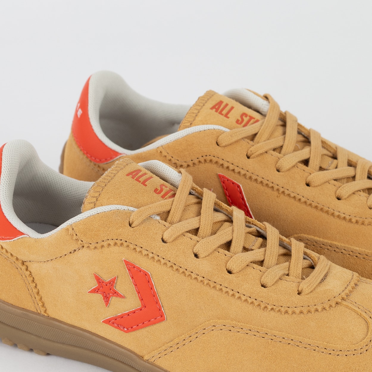 ラッキー。 Tênis Converse Run Star Trainer Ox Seasonal Suede Luz Eletrica