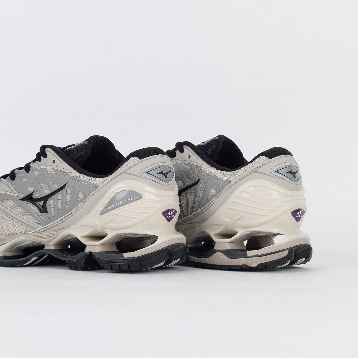 Tênis Mizuno Wave Prophecy LS Cinza Claro Cinza Escuro