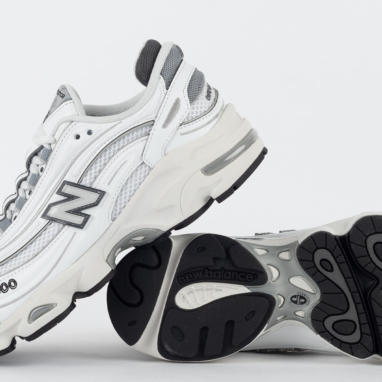 Tênis New Balance 1000 Branco Cinza Claro M1000D