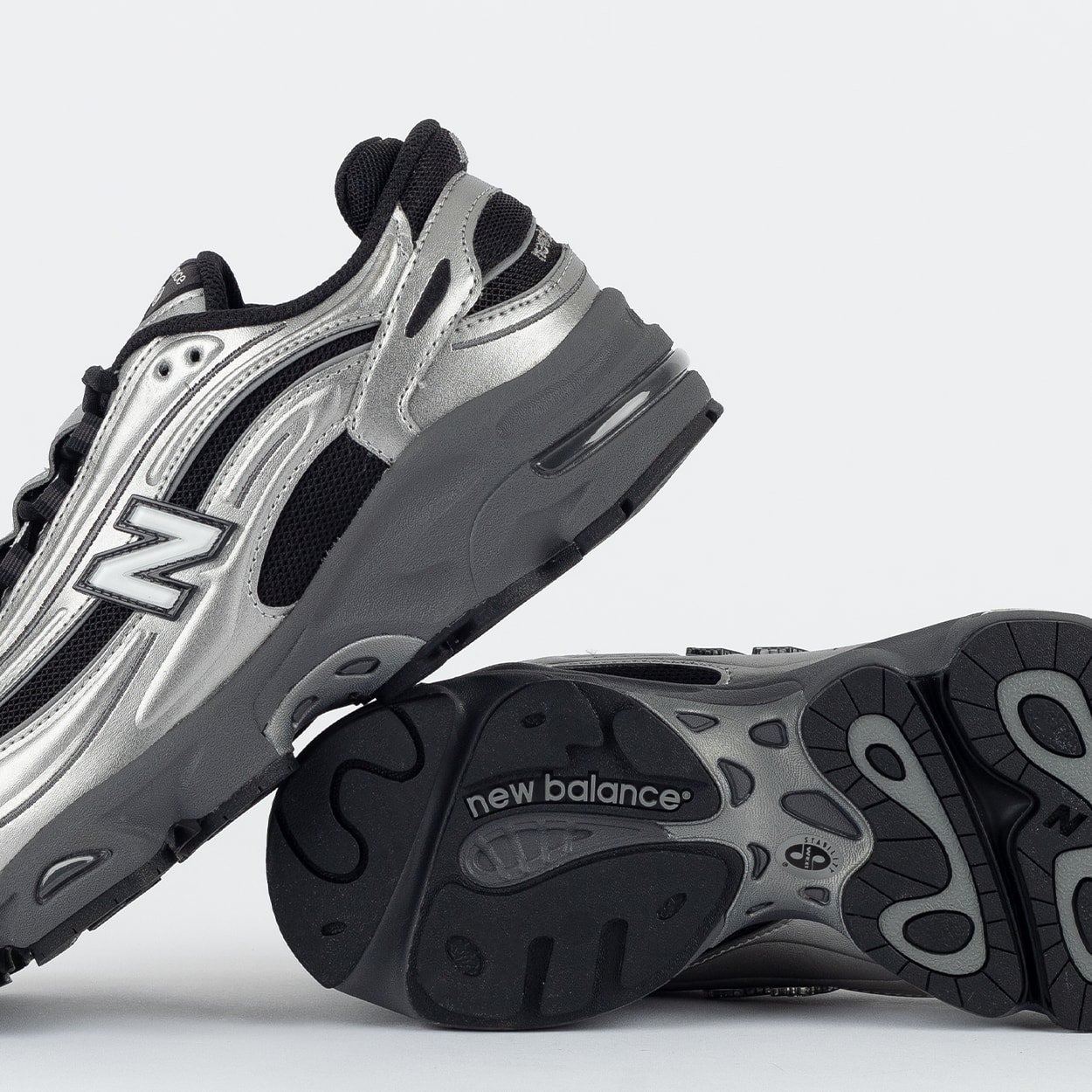 Tênis New Balance 1000 Preto Cinza Metalico M1000EGR