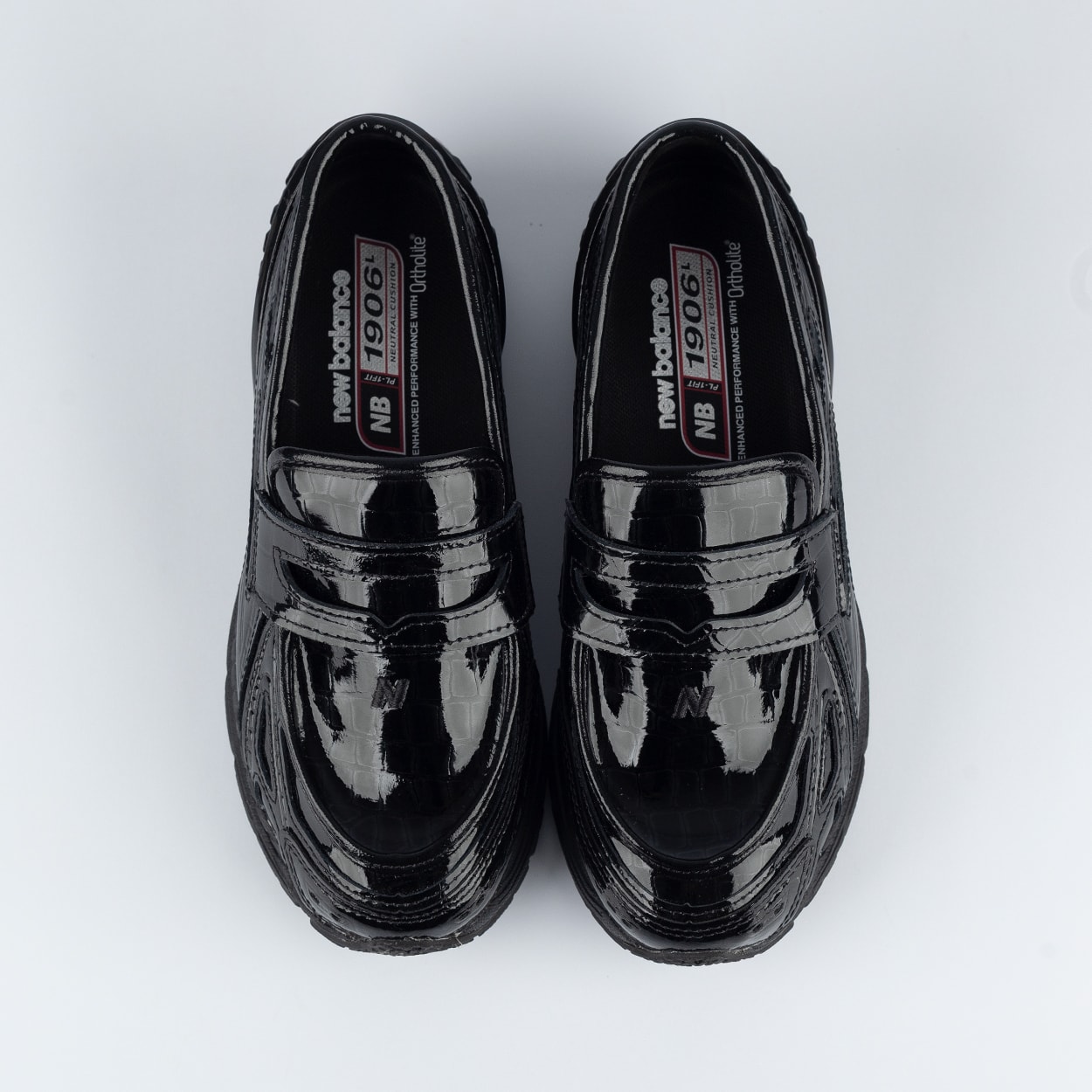 Tênis New Balance 1906L Loafer Preto Shine U1906LCR