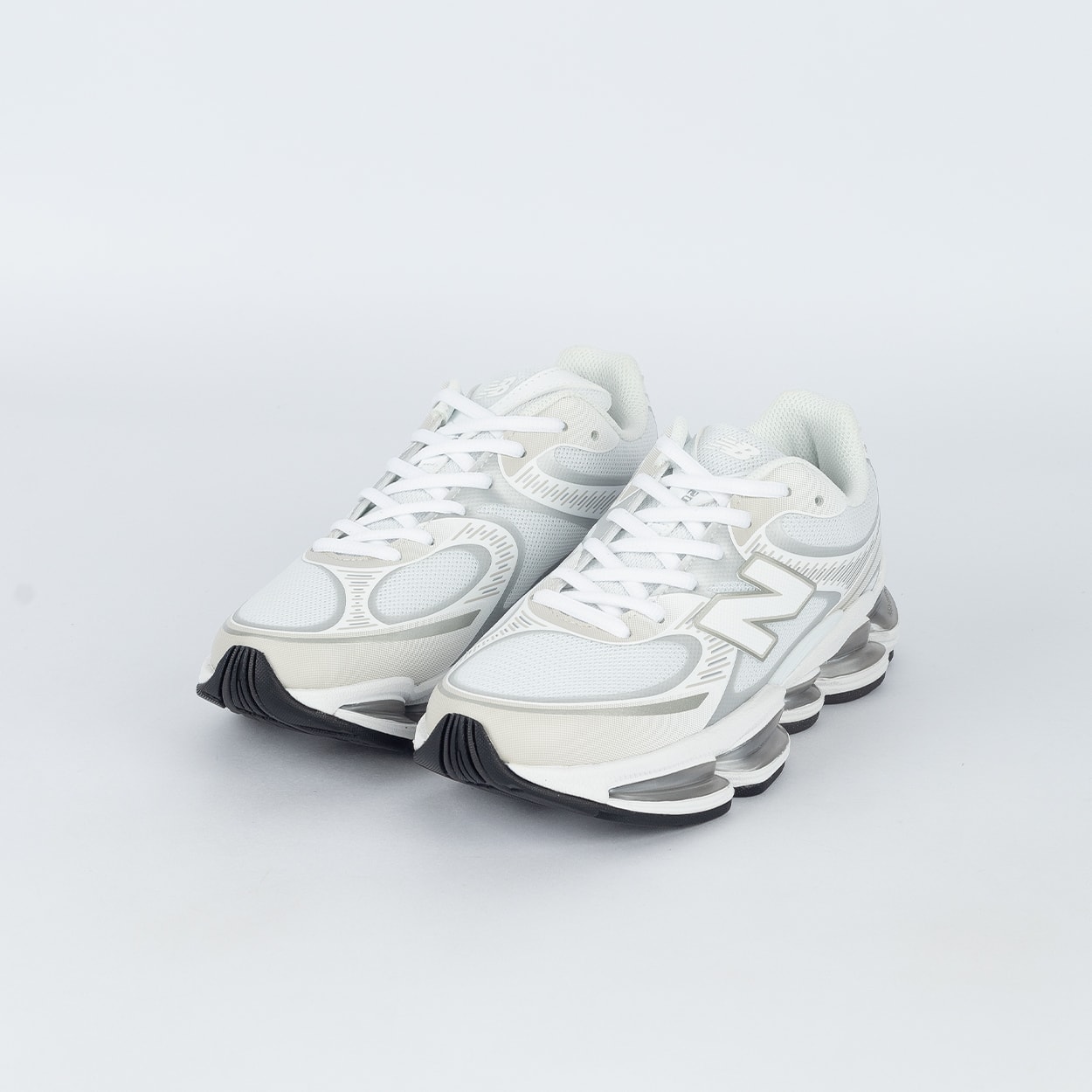 Tênis New Balance 2000 Abzorb Branco Prata U20004GM