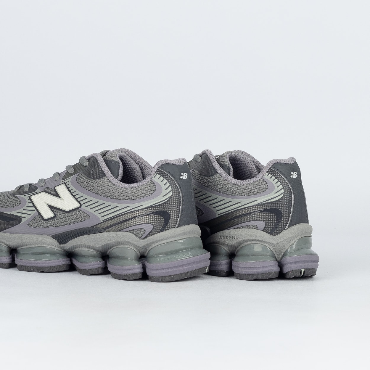Tênis New Balance 2000 Abzorb Cinza Preto U20008LR