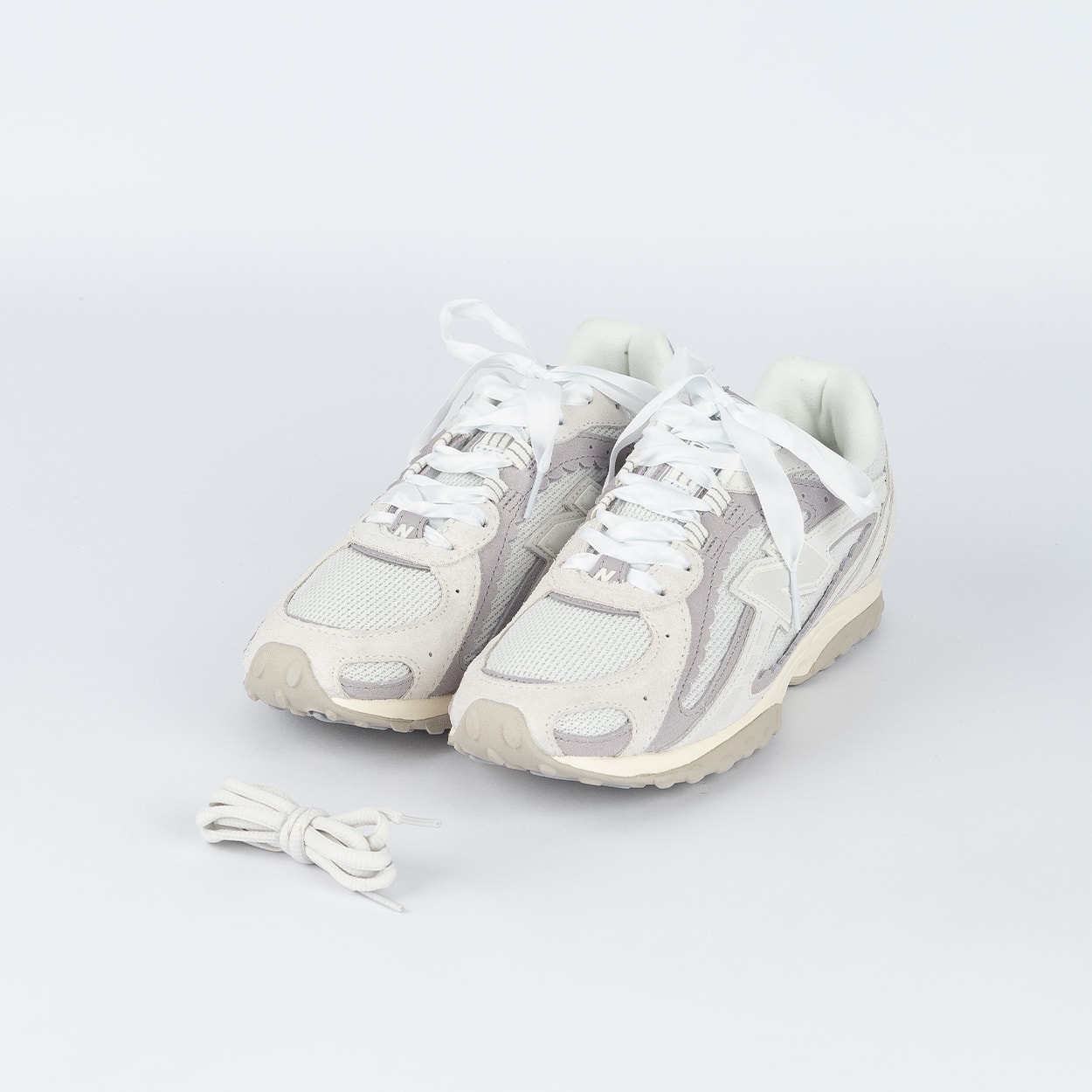 ゆう Tênis New Balance 204L Branco Off Cinza U204L6A6