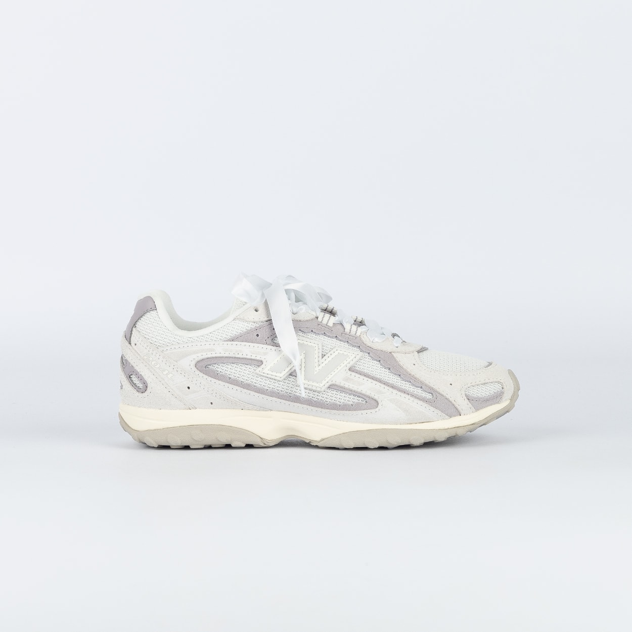 Tênis New Balance 204L Branco Off Cinza U204L6A6