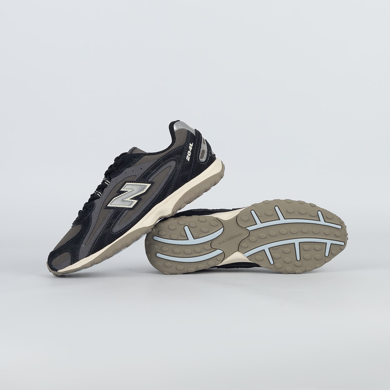 Tênis New Balance 204L Preto Grafite U204L5WZ