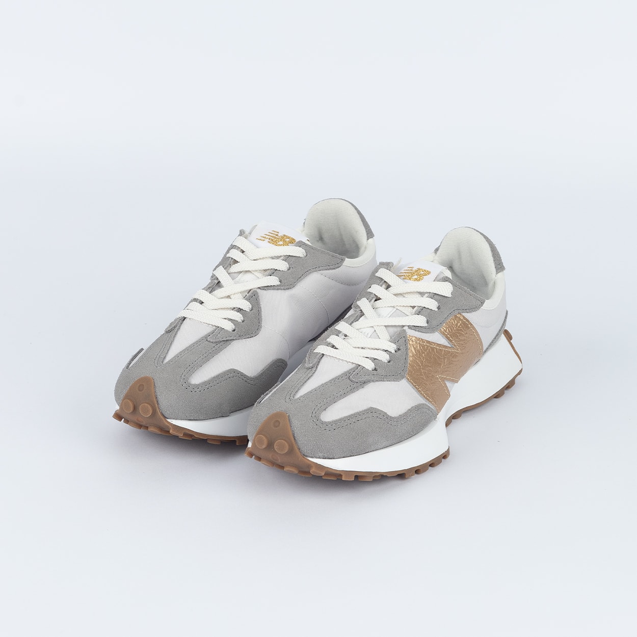 Tênis New Balance 327 V1 Cinza Claro Metalic Gold W3271ZN