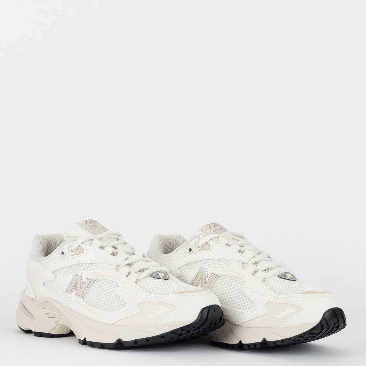 Tênis New Balance 725 Bege Claro Melao ML725CH