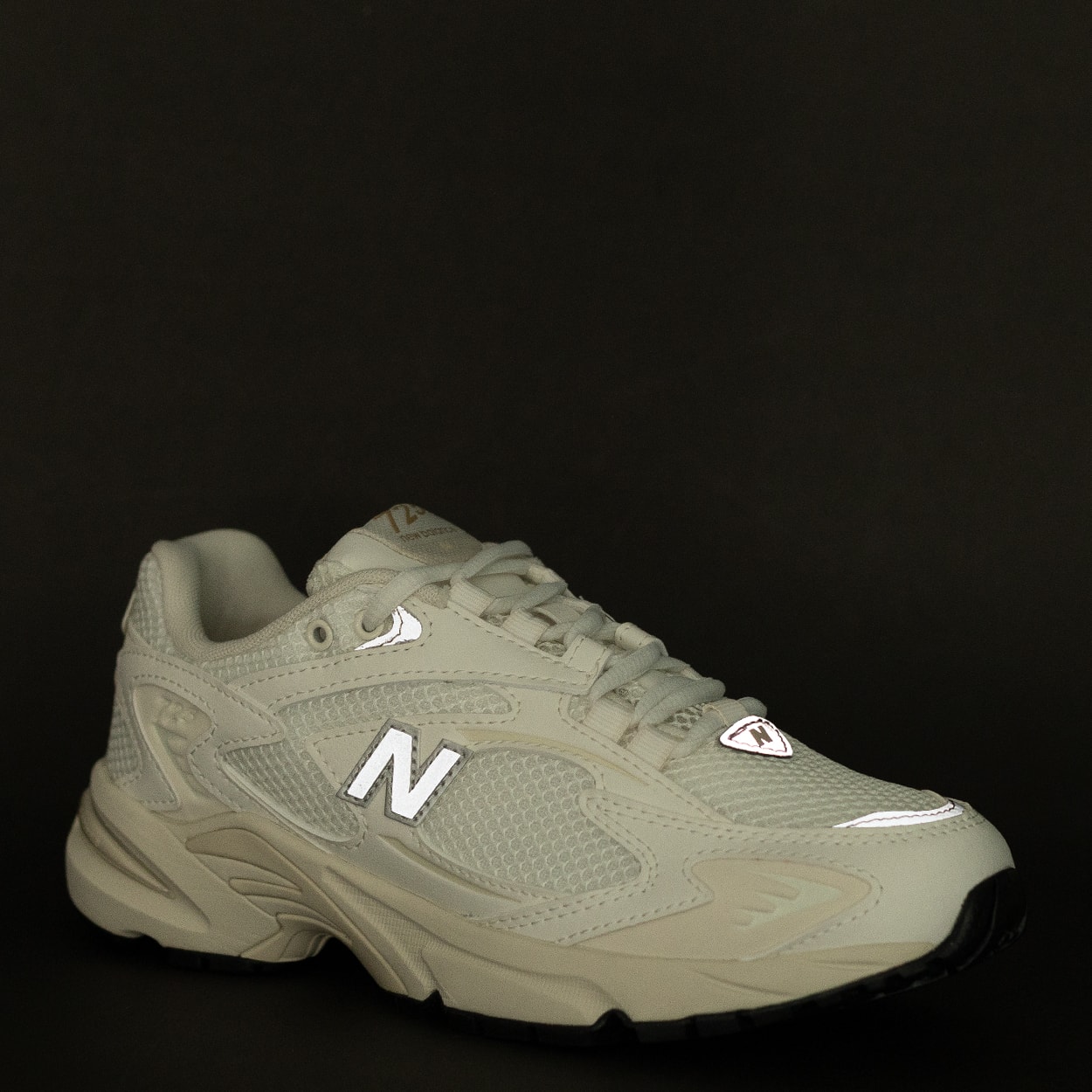 Tênis New Balance 725 Bege Claro Melao ML725CH