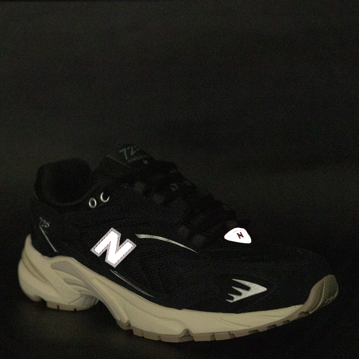 Tênis New Balance 725 Black Angora ML725BB