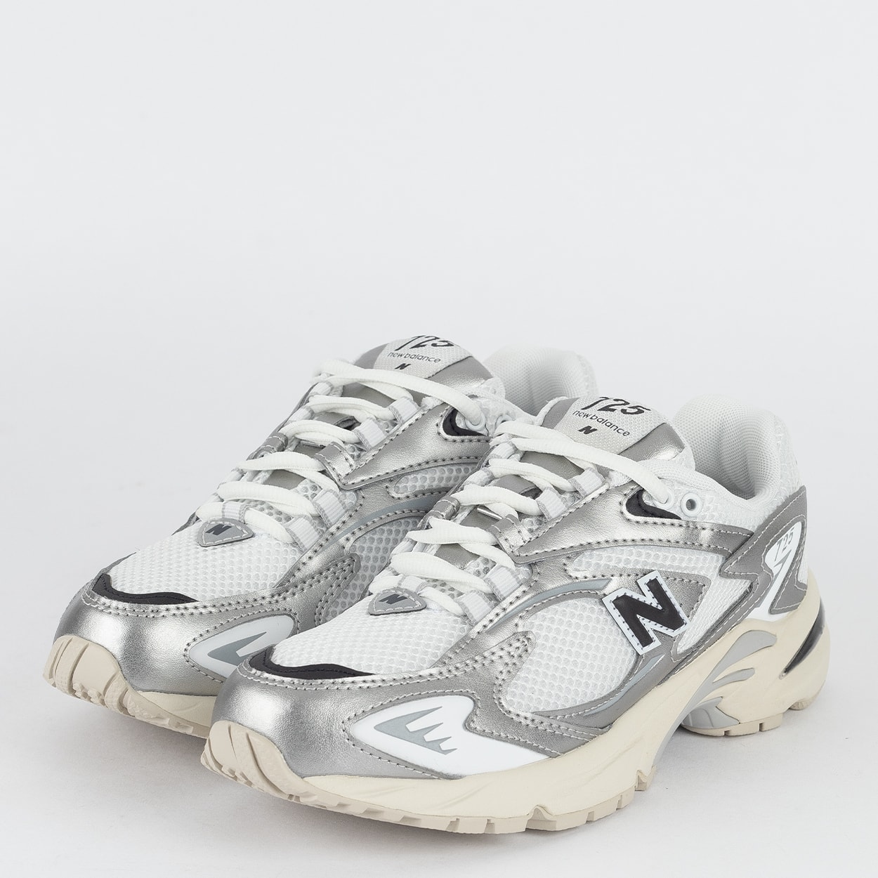 Tênis New Balance 725 Branco Cinza Metalizado ML725CG