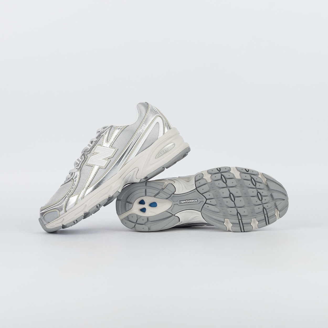 Tênis New Balance 740 Prata U7405I7