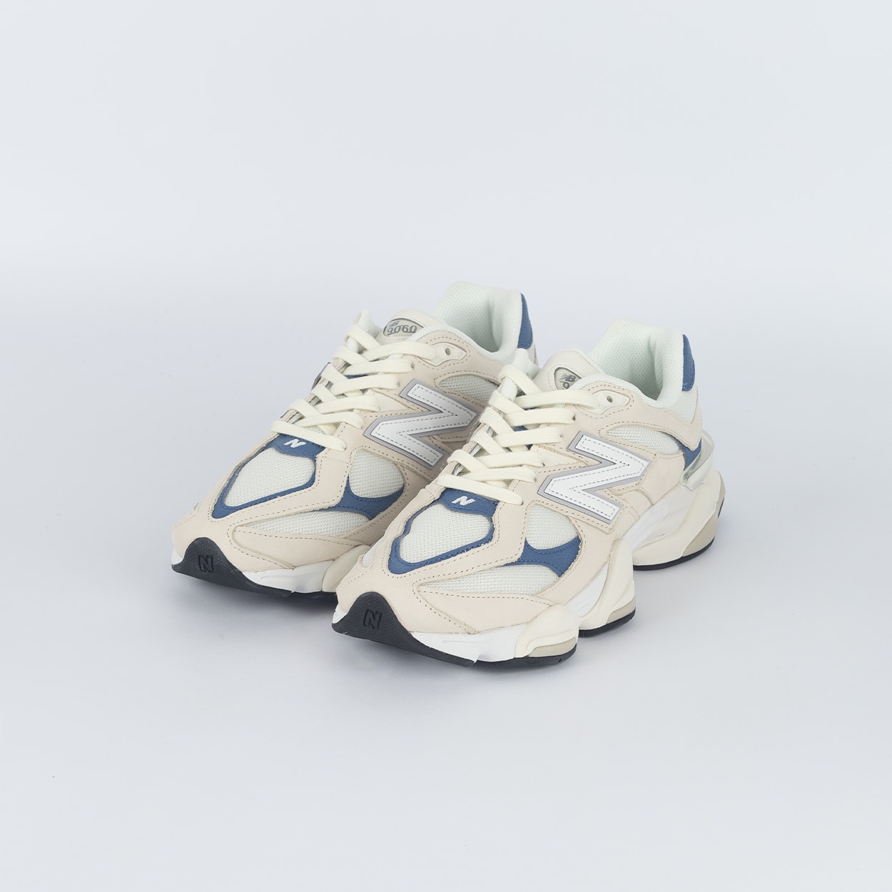 Tênis New Balance 9060 Bege Claro Azul Escuro U90601KA