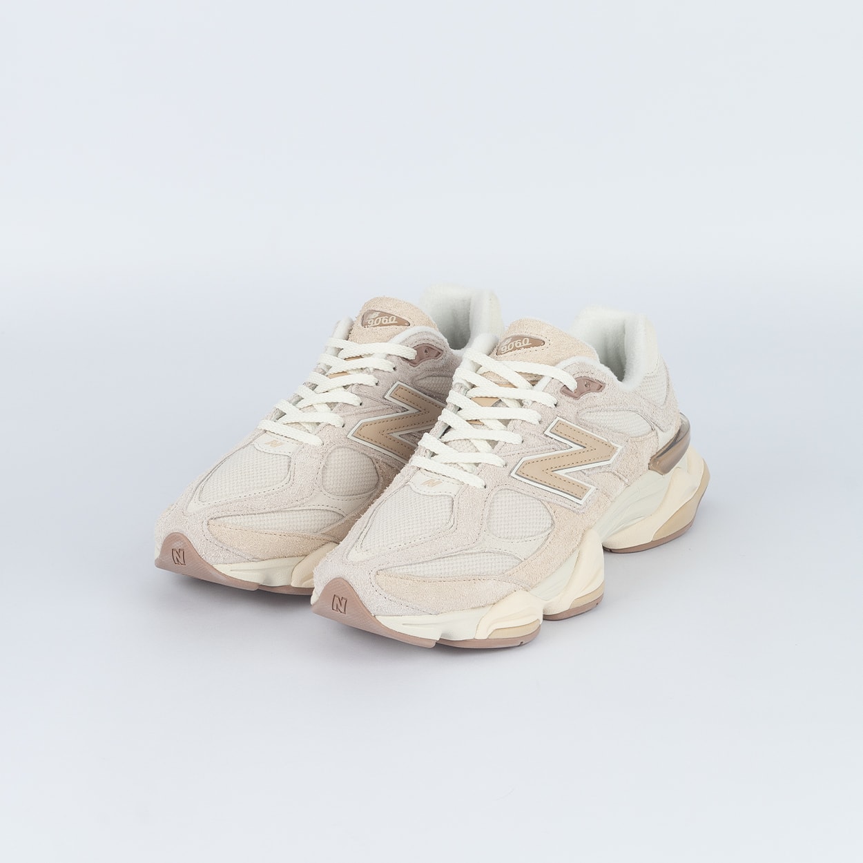 Tênis New Balance 9060 Bege U9060CCB