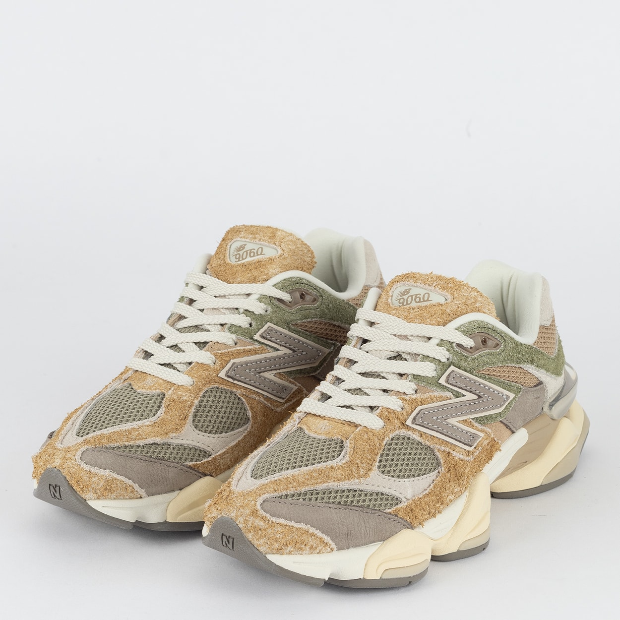 Tênis New Balance 9060 Bege Verde Musgo Marrom U9060NTC