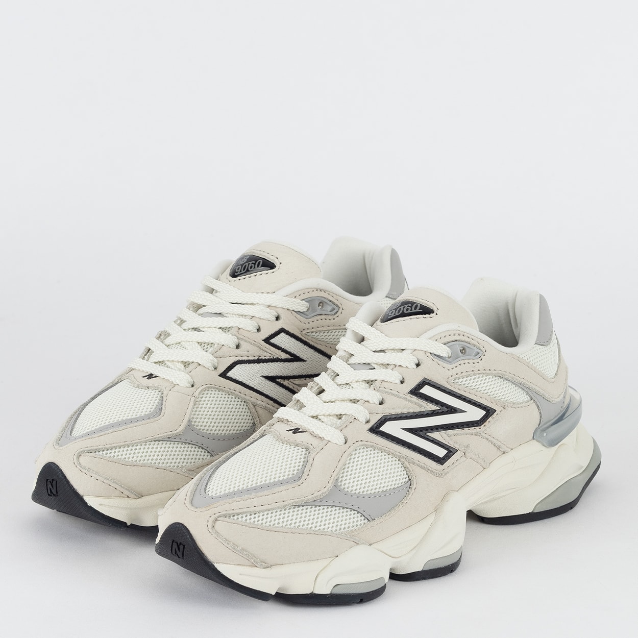 Tênis New Balance 9060 Branco Off Cinza U9060ZGF