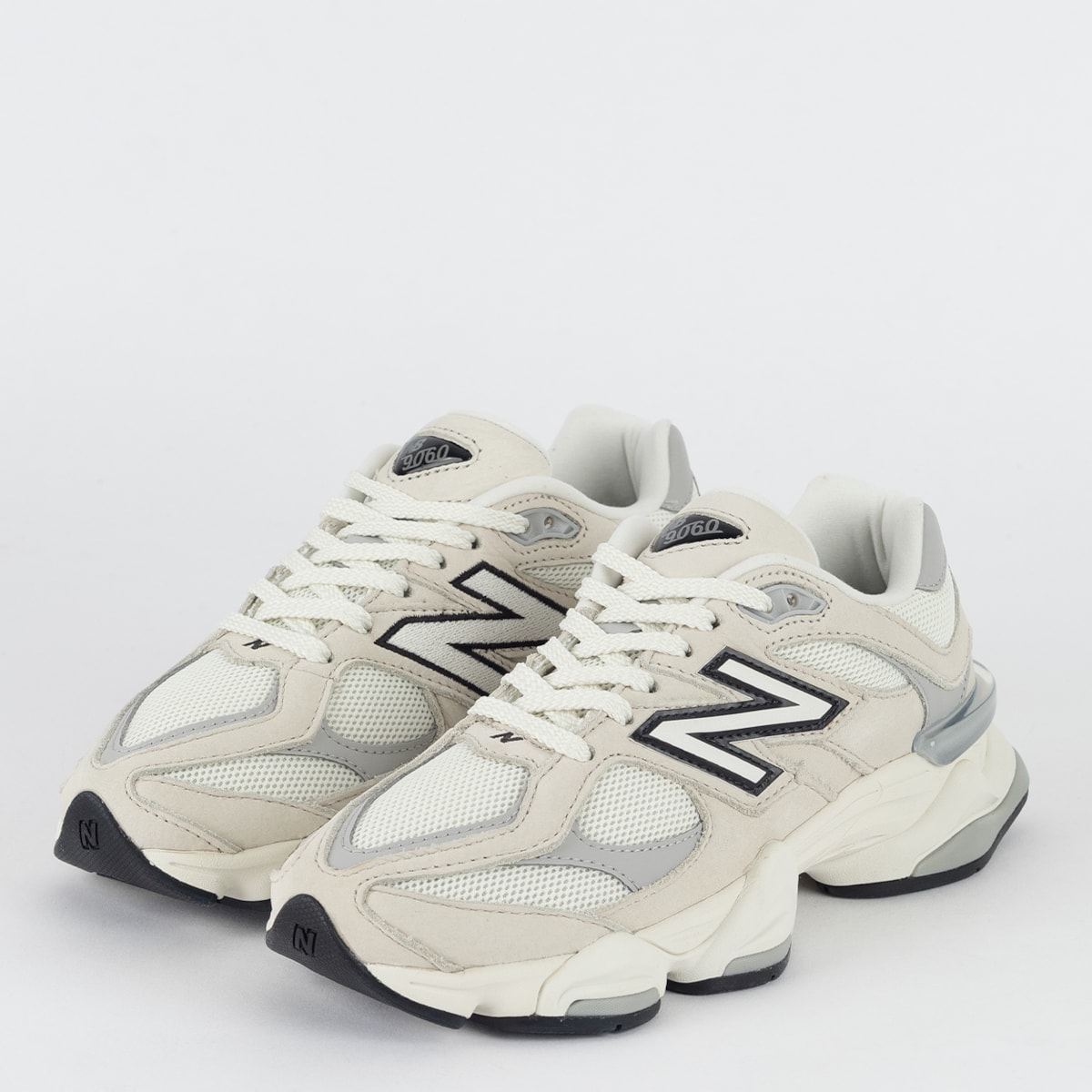 Tênis New Balance 9060 Branco Off Cinza U9060ZGF