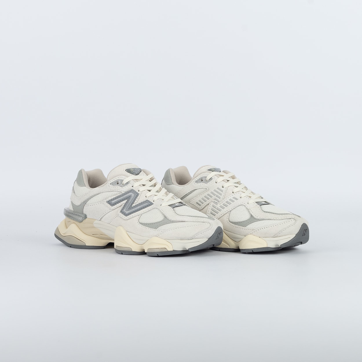 Tênis New Balance 9060 Branco Prata U9060ECA