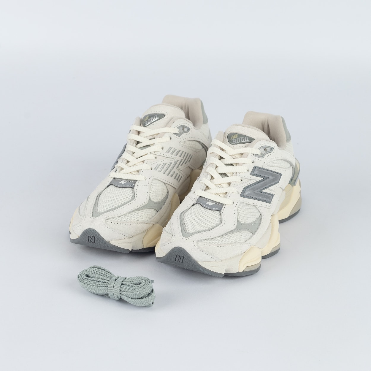 Tênis New Balance 9060 Branco Prata U9060ECA