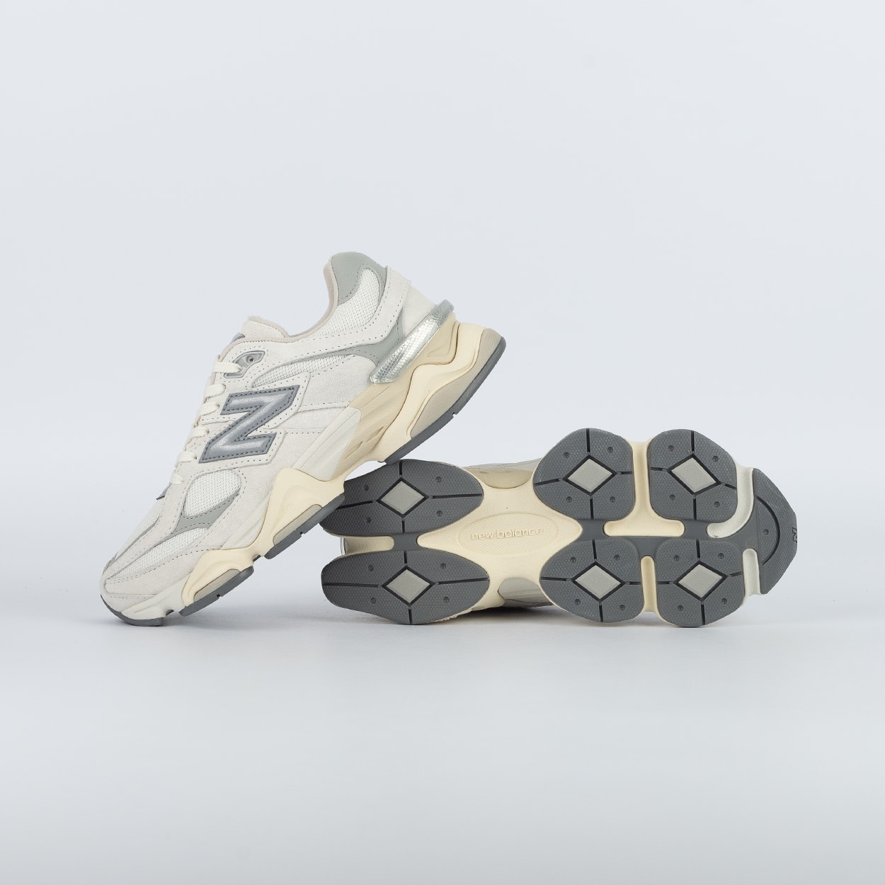 Tênis New Balance 9060 Branco Prata U9060ECA