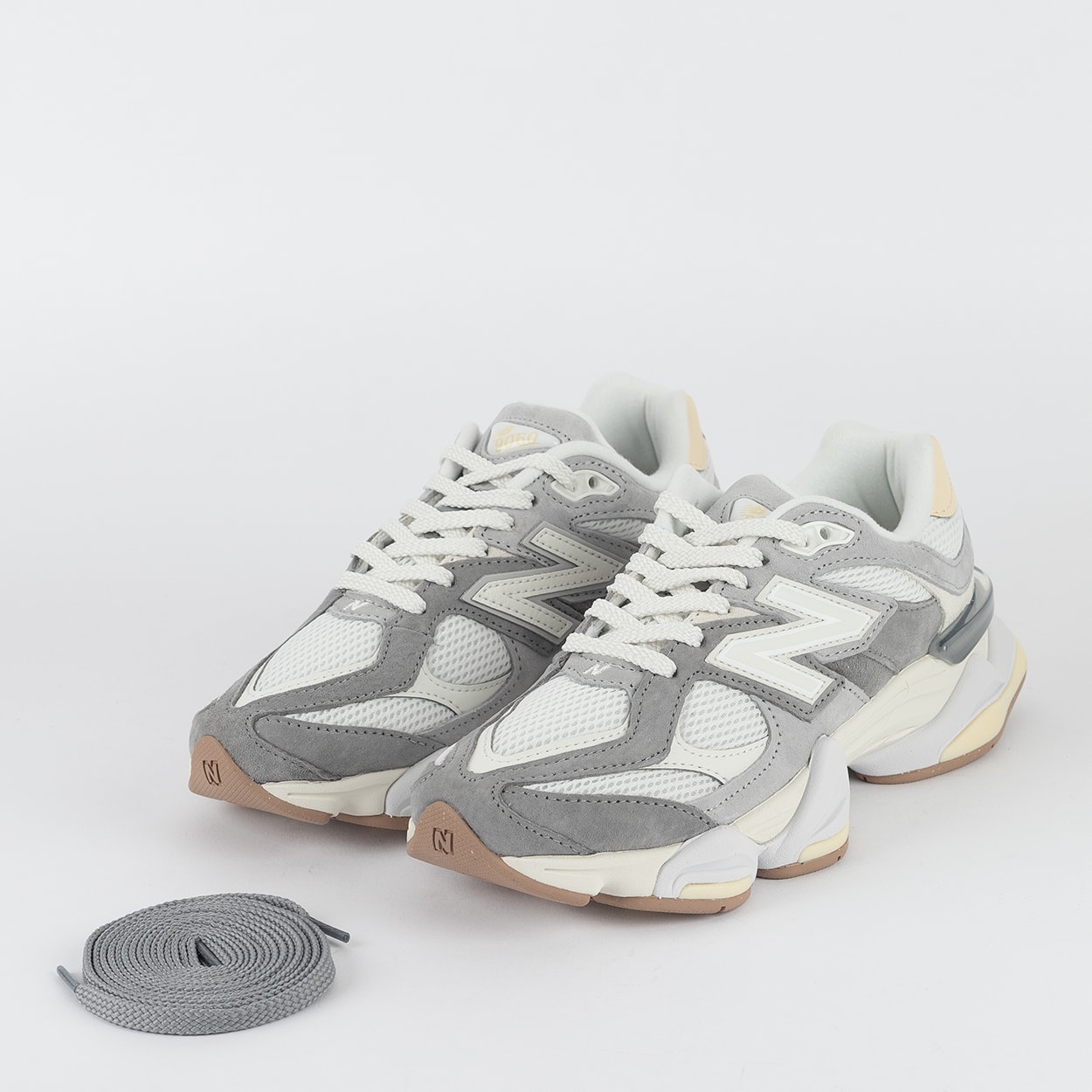 Tênis New Balance 9060 Cinza Branco Off U9060AUB