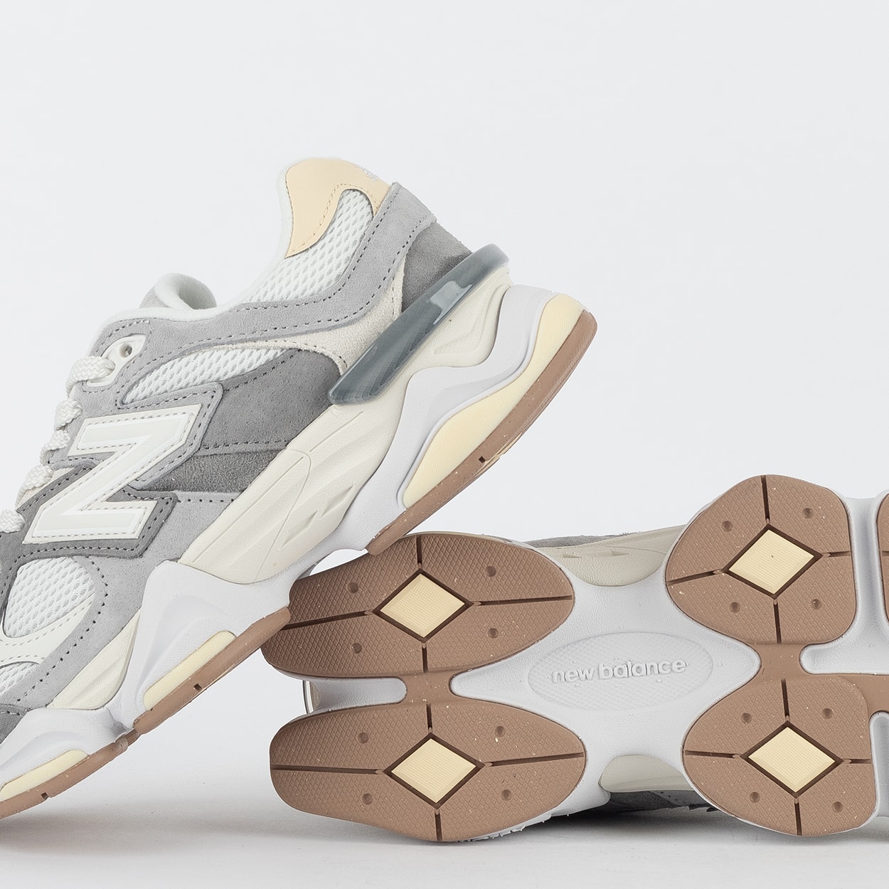 Tênis New Balance 9060 Cinza Branco Off U9060AUB