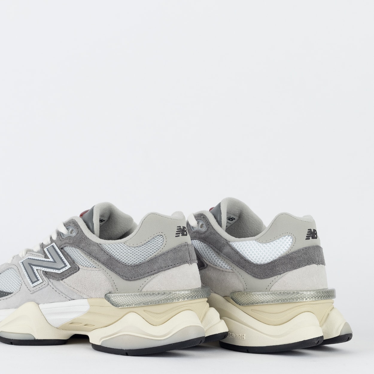 Tênis New Balance 9060 Cinza Branco U9060GRY