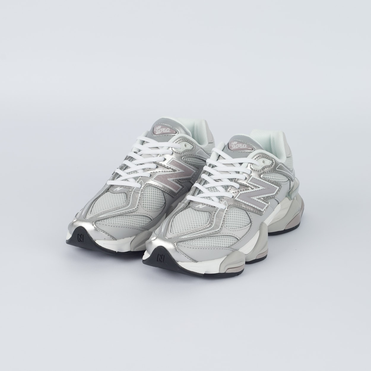 Tênis New Balance 9060 Cinza Metalic Gold U90606MU