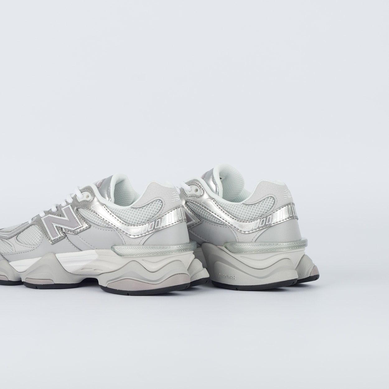 Tênis New Balance 9060 Cinza Metalic Gold U90606MU