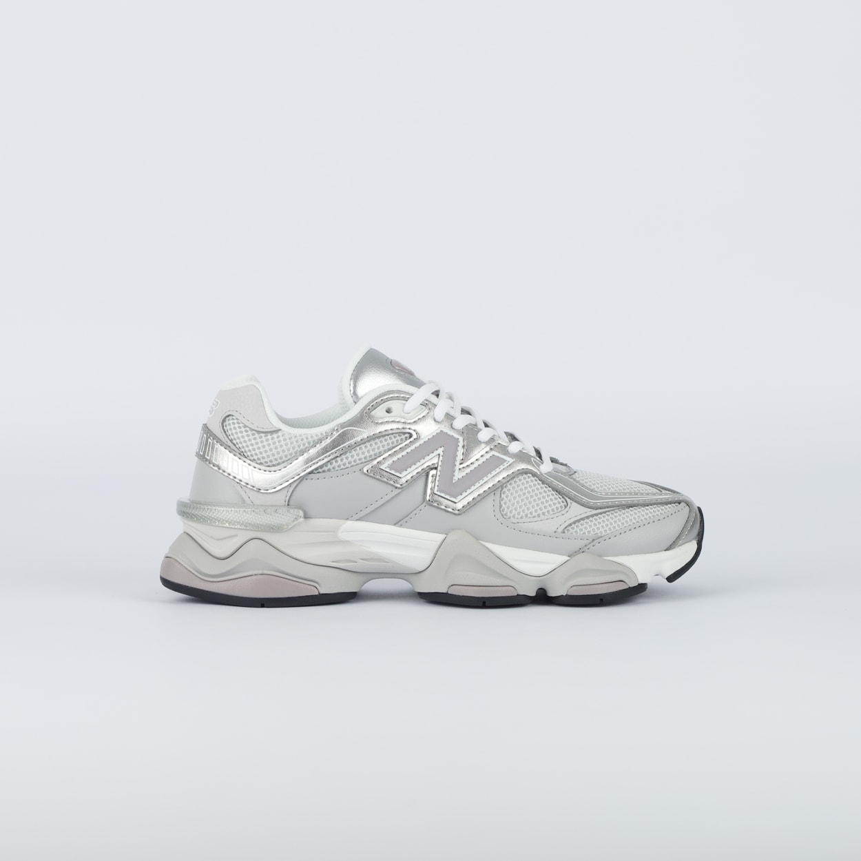 Tênis New Balance 9060 Cinza Metalic Gold U90606MU